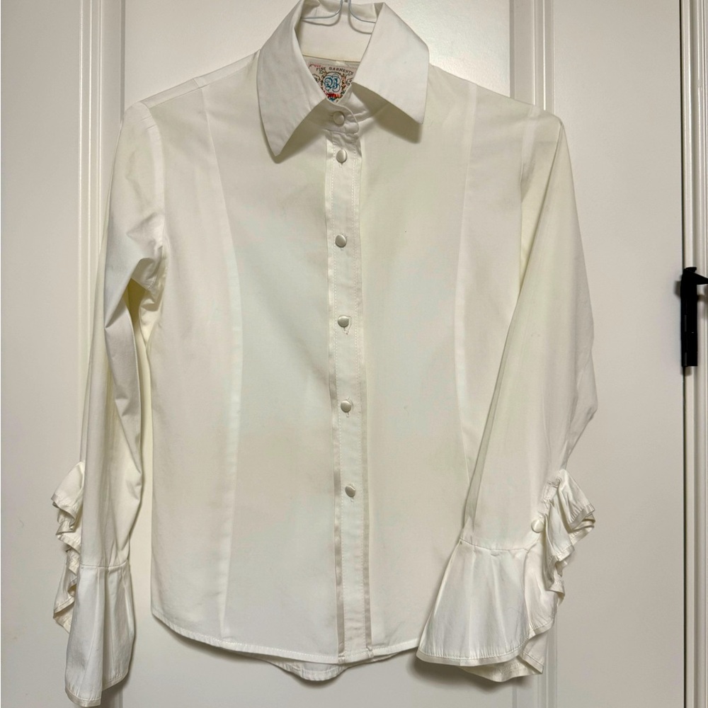 Beautiful Manufactured by Bell Blouse